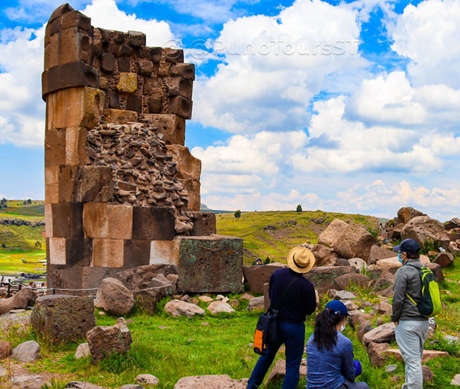 Puno – Sillustani – Islas Flotantes Lago Titicaca 3D/2N